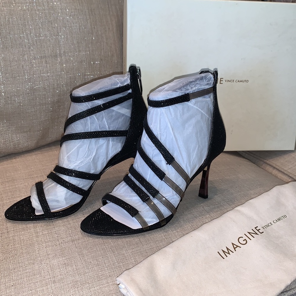 4️⃣9️⃣Vince Camuto Imagine /Sparkle Black Strappy Sandal